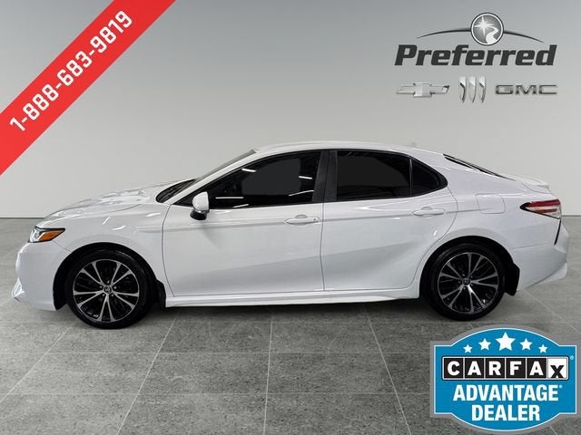 2020 Toyota Camry SE AWD