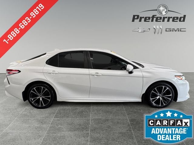2020 Toyota Camry SE AWD
