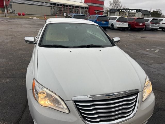 2011 Chrysler 200 Limited 3.6 Liter V6 2D Convertible Automatic