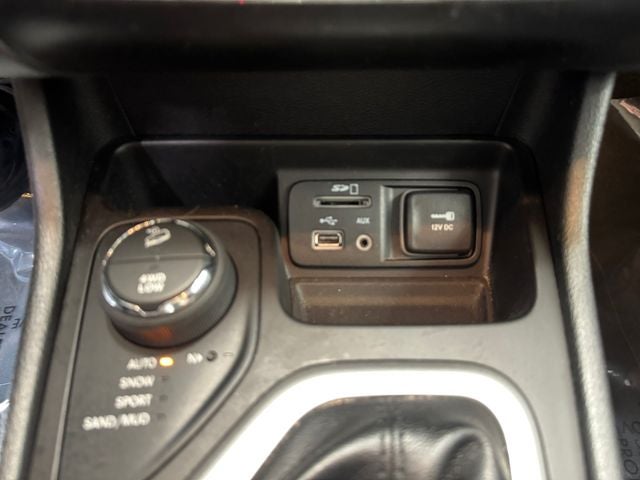 2016 Jeep Cherokee Overland 3.2 Liter V6 4WD
