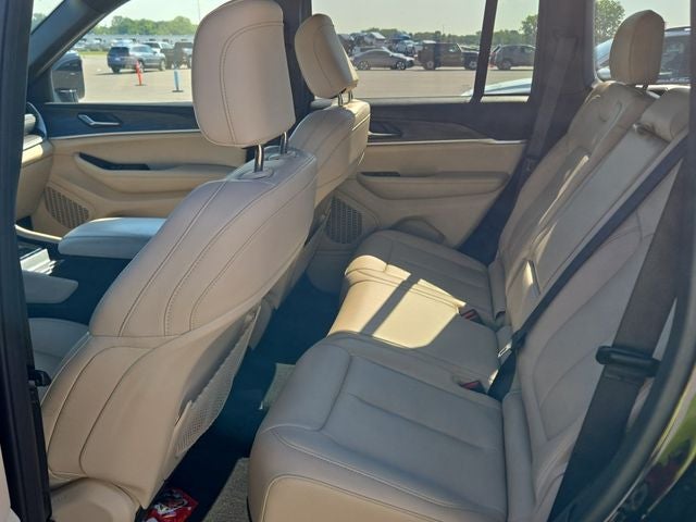 2025 Jeep Grand Cherokee Limited 3.6 Liter V6 4WD