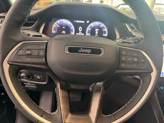 2027 Jeep Grand Cherokee GRAND CHEROKEE LIMITED 4X4