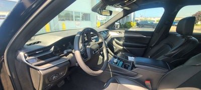 2023 Jeep Grand Cherokee Overland 3.6 Liter V6 4WD