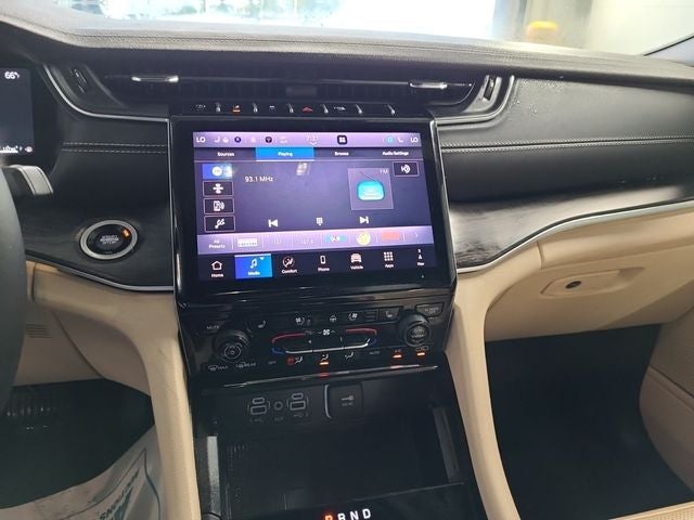 2025 Jeep Grand Cherokee L Limited 3.6 Liter V6 4WD