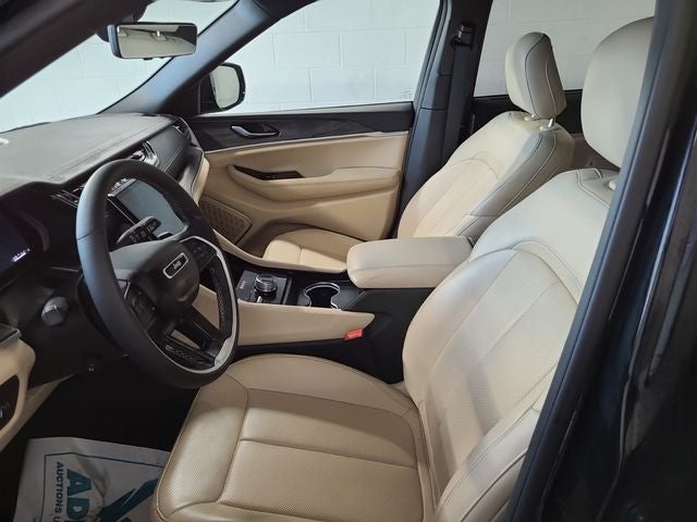 2025 Jeep Grand Cherokee L Limited 3.6 Liter V6 4WD