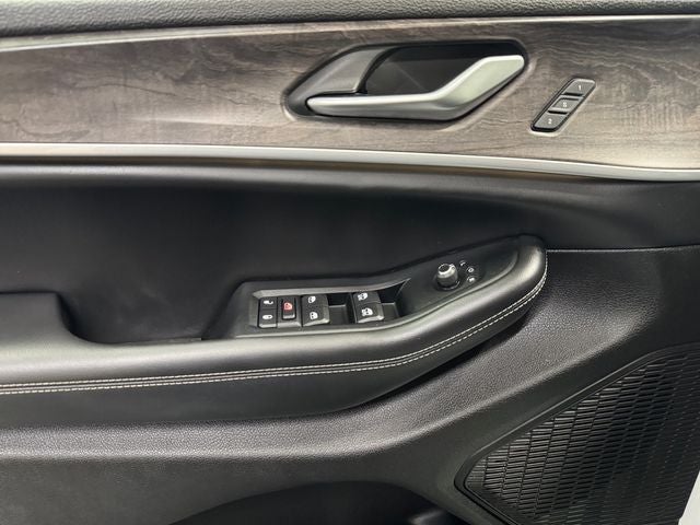 2023 Jeep Grand Cherokee L Limited 3.6 Liter V6 4WD