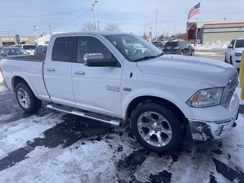 2017 RAM 1500 Laramie Quad Cab 4x4 6'4' Box