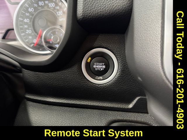 2022 RAM 1500 Big Horn Crew Cab 4x4 5'7' Box