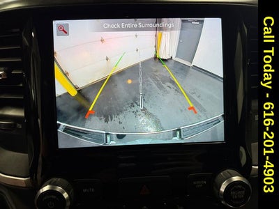 2022 RAM 1500 Big Horn Crew Cab 4x4 5'7' Box