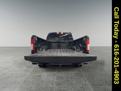 2022 RAM 1500 Big Horn Crew Cab 4x4 5'7' Box
