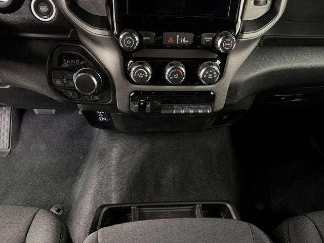 2026 RAM 1500 RAM 1500 WARLOCK CREW CAB 4X4 5'7' BOX