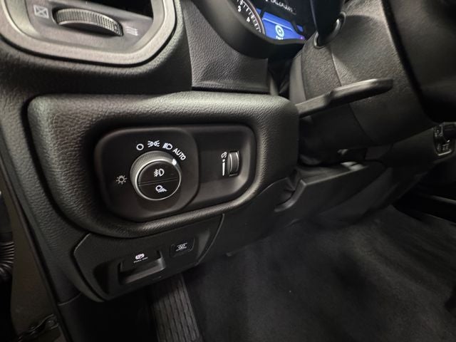 2026 RAM 1500 RAM 1500 WARLOCK CREW CAB 4X4 5'7' BOX
