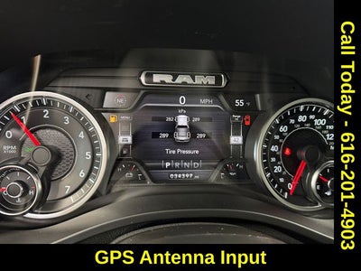 2022 RAM 1500 Laramie Crew Cab 4x4 5'7' Box