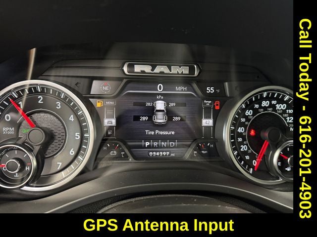 2022 RAM 1500 Laramie Crew Cab 4x4 5'7' Box