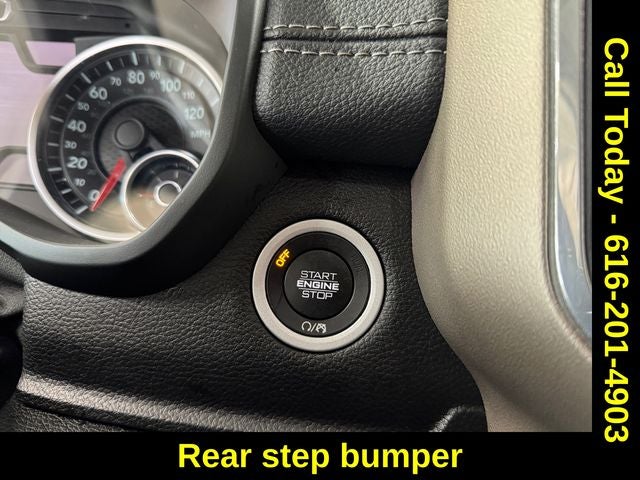 2022 RAM 1500 Laramie Crew Cab 4x4 5'7' Box