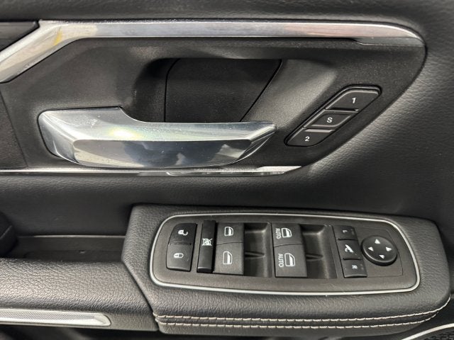 2023 RAM 1500 Laramie Crew Cab 4x4 5'7' Box