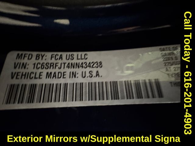 2022 RAM 1500 Laramie Crew Cab 4x4 5'7' Box