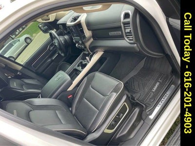 2021 RAM 1500 Laramie Crew Cab 4x4 5'7' Box