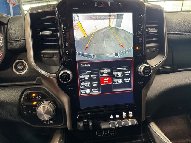 2020 RAM 1500 Laramie Crew Cab 4x4 5'7' Box