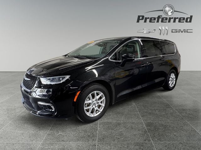 2023 Chrysler Pacifica Touring L 3.6 Liter V6 7 Passenger 3rd Row Seating