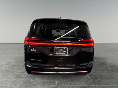 2023 Chrysler Pacifica Touring L 3.6 Liter V6 7 Passenger 3rd Row Seating