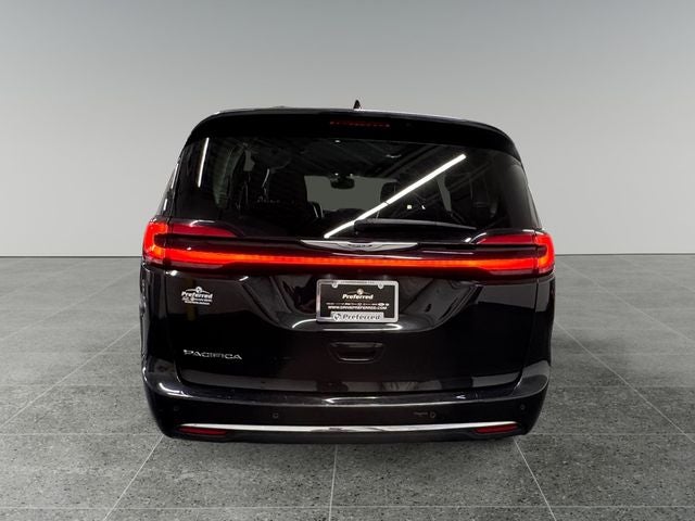 2023 Chrysler Pacifica Touring L 3.6 Liter V6 7 Passenger 3rd Row Seating