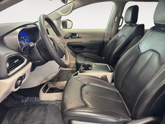 2023 Chrysler Pacifica Touring L 3.6 Liter V6 7 Passenger 3rd Row Seating