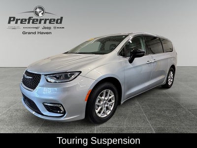 2024 Chrysler Pacifica Touring L 3.6 Liter V6 7 Passenger 3rd Row Seating