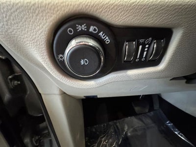 2024 Chrysler Pacifica Touring L 3.6 Liter V6 7 Passenger 3rd Row Seating