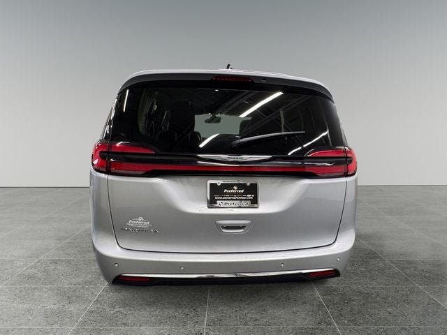 2024 Chrysler Pacifica Touring L 3.6 Liter V6 7 Passenger 3rd Row Seating