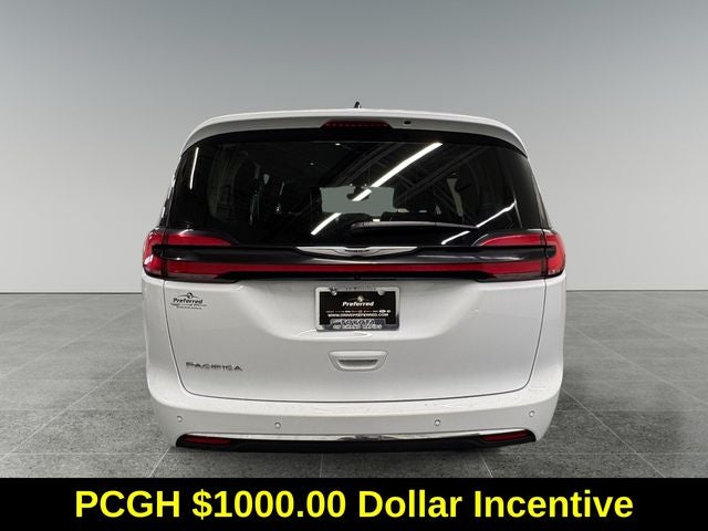2024 Chrysler Pacifica Touring L 3.6 Liter V6 7 Passenger 3rd row Seating
