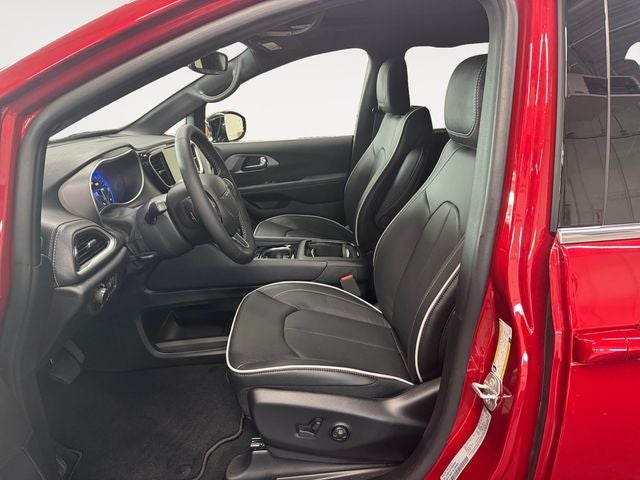2027 Chrysler Pacifica PACIFICA LIMITED