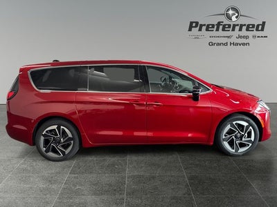 2027 Chrysler Pacifica PACIFICA LIMITED