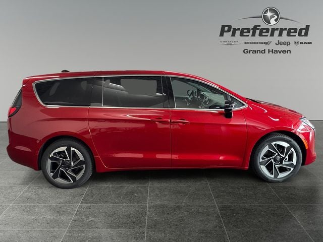 2027 Chrysler Pacifica PACIFICA LIMITED