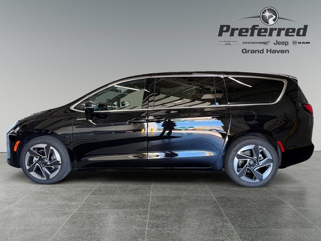 2027 Chrysler Pacifica PACIFICA LIMITED
