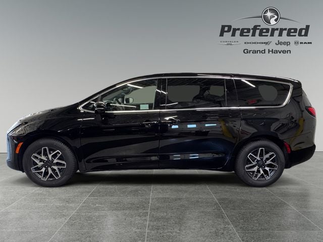 2027 Chrysler Pacifica PACIFICA LIMITED