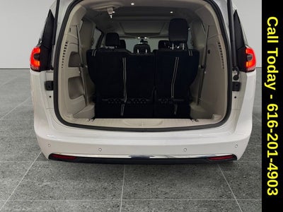 2024 Chrysler Pacifica Touring L AWD