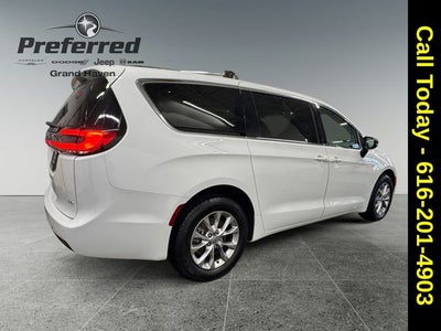 2024 Chrysler Pacifica Touring L AWD