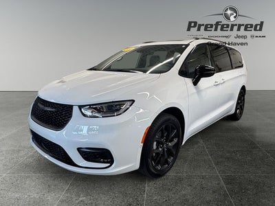 2025 Chrysler Pacifica Limited AWD