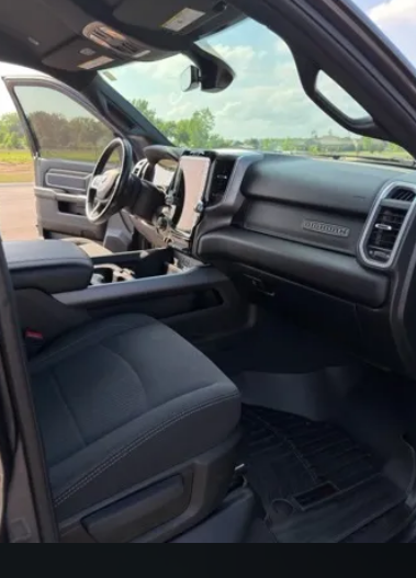 2021 RAM 3500 Big Horn 6.4 Liter V8 Crew Cab 4WD