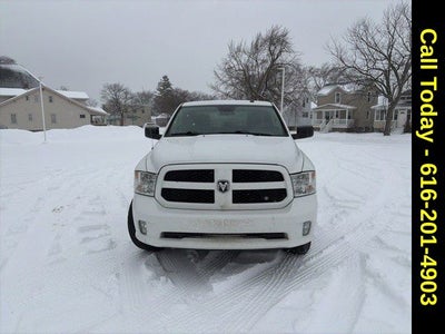 2018 RAM 1500 Express Crew Cab 4x4 5'7' Box