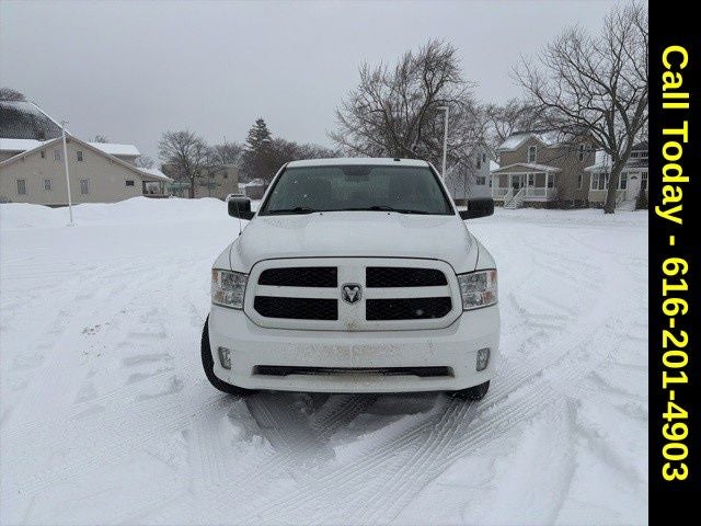 2018 RAM 1500 Express Crew Cab 4x4 5'7' Box