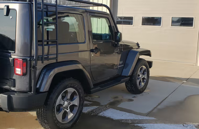 2017 Jeep Wrangler Sahara 4x4