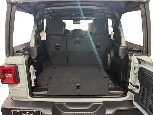 2027 Jeep Wrangler WRANGLER 4-DOOR SAHARA