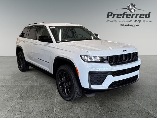 2027 Jeep Grand Cherokee Laredo Altitude