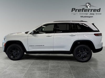 2027 Jeep Grand Cherokee Laredo Altitude