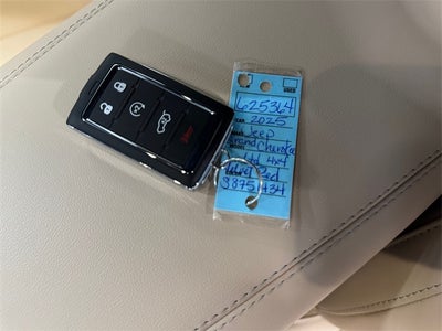 2025 Jeep Grand Cherokee GRAND CHEROKEE LIMITED 4X4