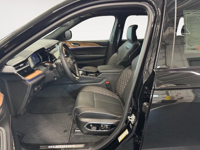 2027 Jeep Grand Cherokee GRAND CHEROKEE SUMMIT 4X4