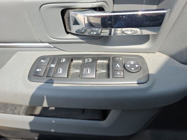 2015 RAM 1500 Outdoorsman 5.7 Liter V8 Hemi Crew Cab 4WD