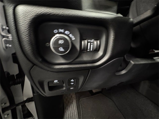 2025 RAM Ram 1500 RAM 1500 LONE STAR CREW CAB 4X4 5'7' BOX